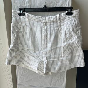 Madewell White Pinstriped Women's Shorts